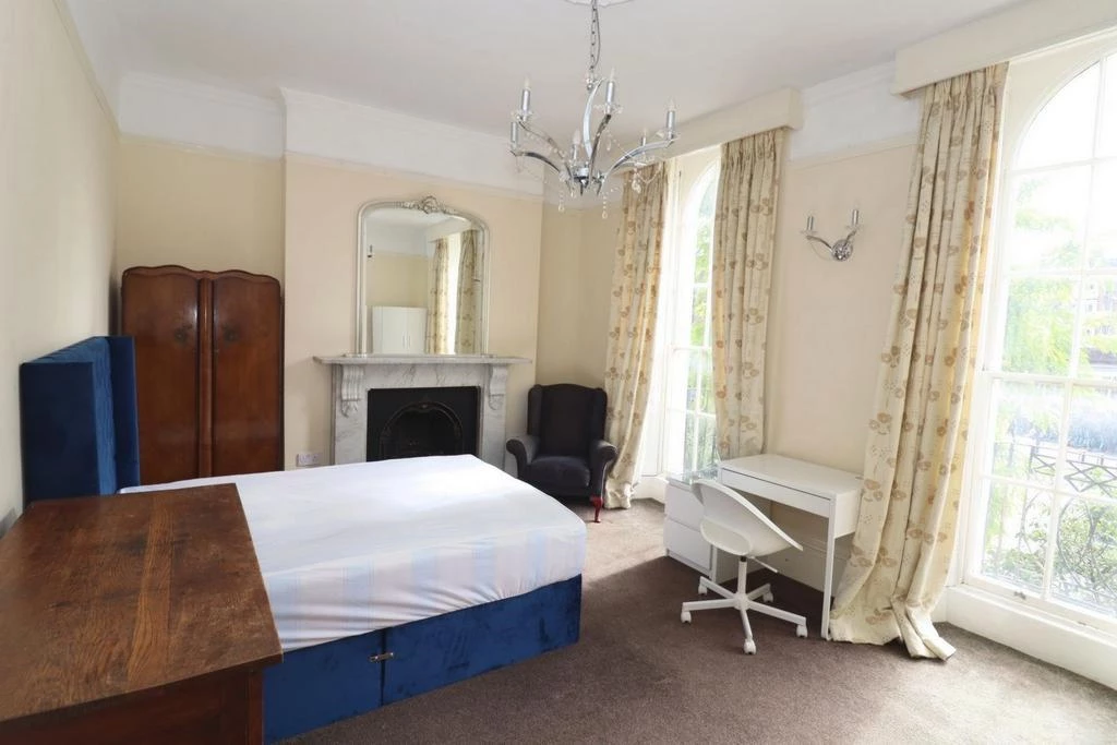 Similar Property: Double room - Single use in Bow Road