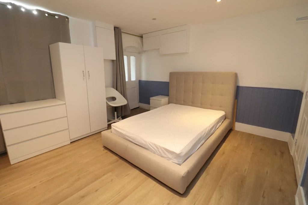 Similar Property: Double room - Single use in Bow Road
