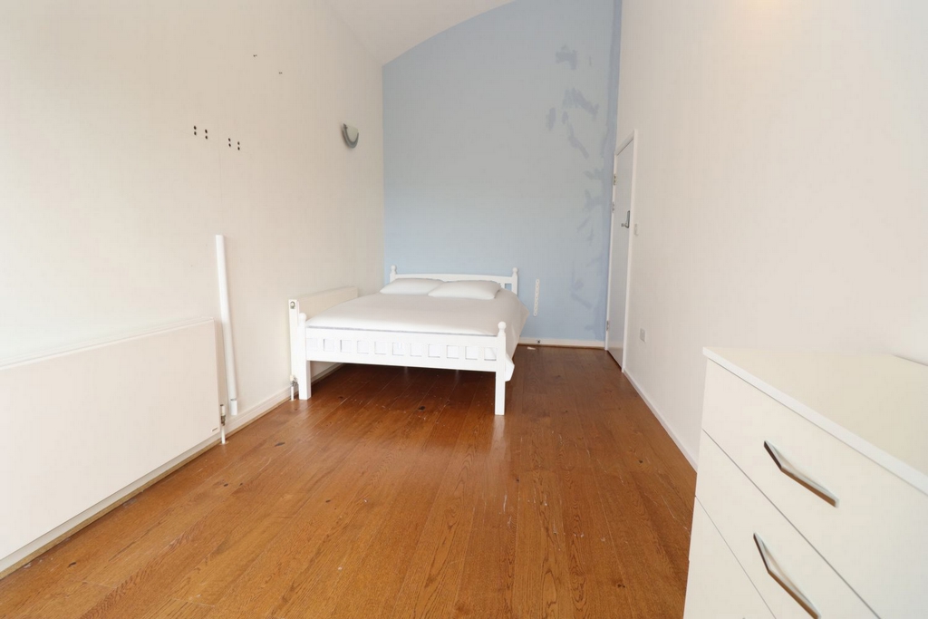 Similar Property: Double room - Single use in North Greenwich Similar Property: Double room - Single use in North Greenwich