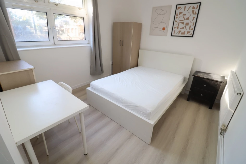 Similar Property: Double room - Single use in Bethnal Green
