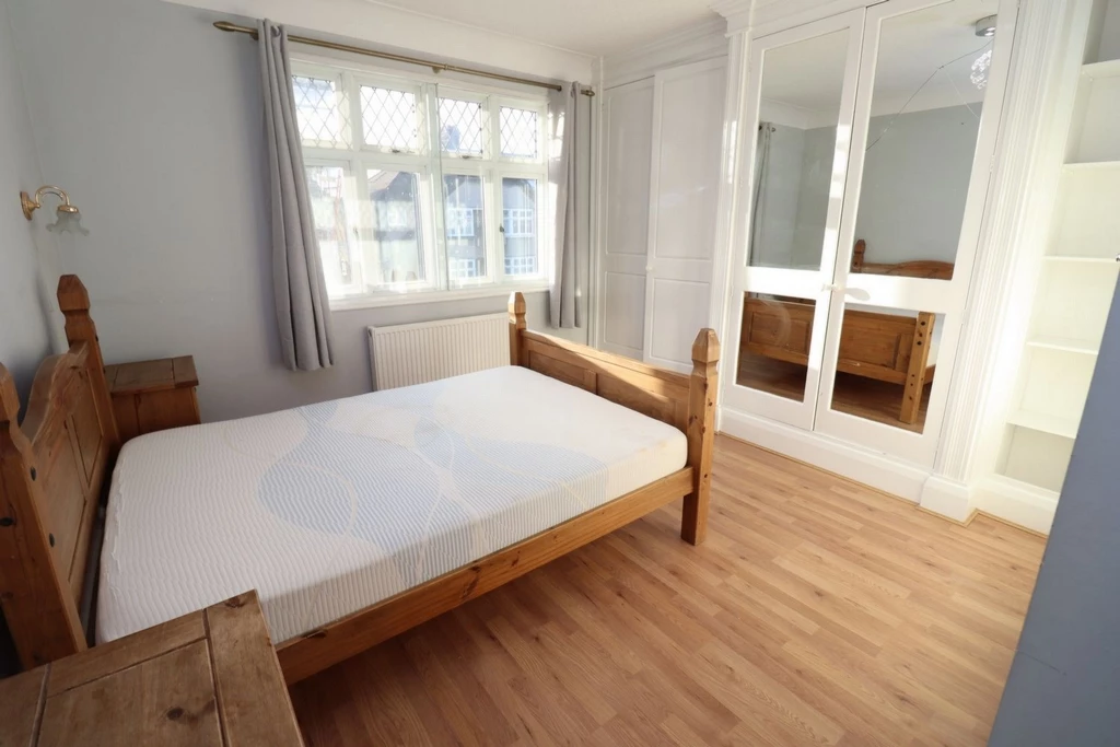 Similar Property: Ensuite Single Room in Boston Manor
