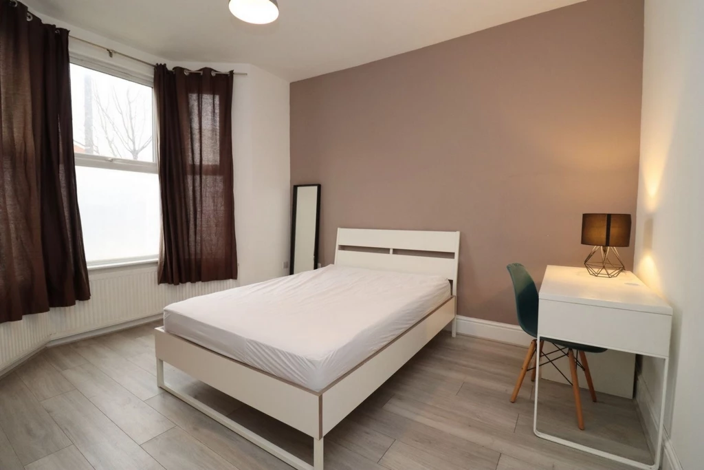 Similar Property: Double room - Single use in Charlton