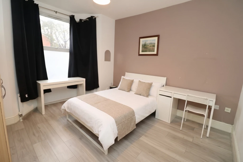 Similar Property: Double room - Single use in Charlton