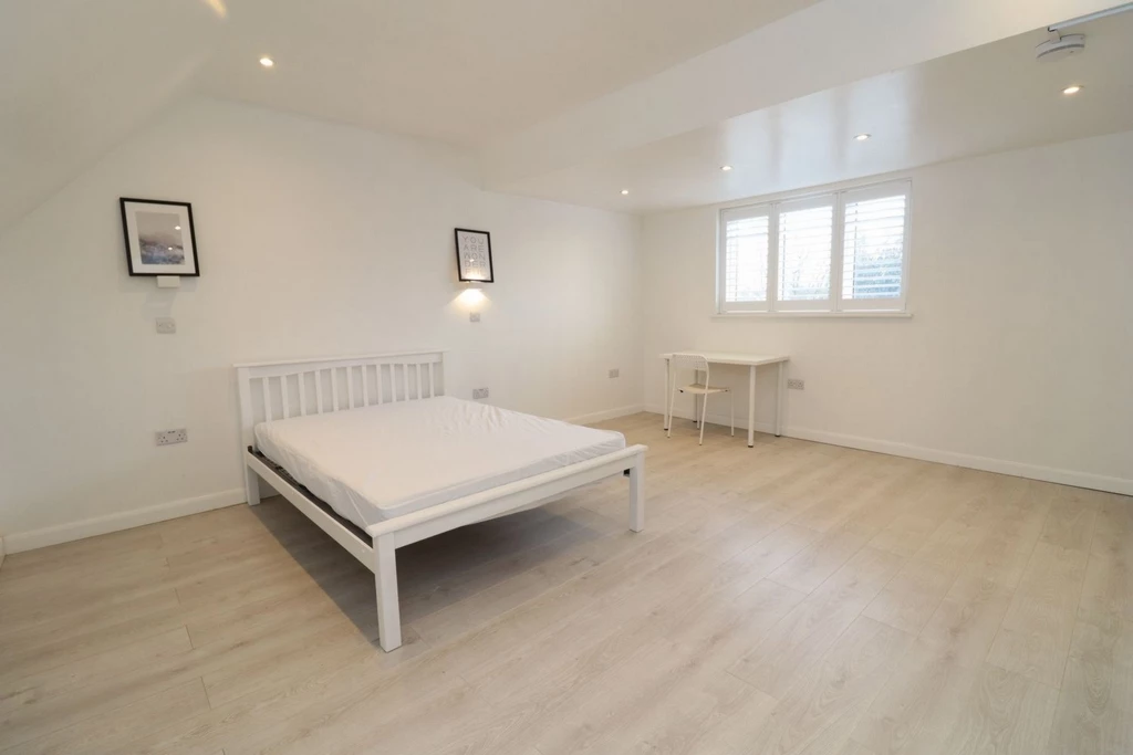 Similar Property: Ensuite Single Room in Streatham Hill