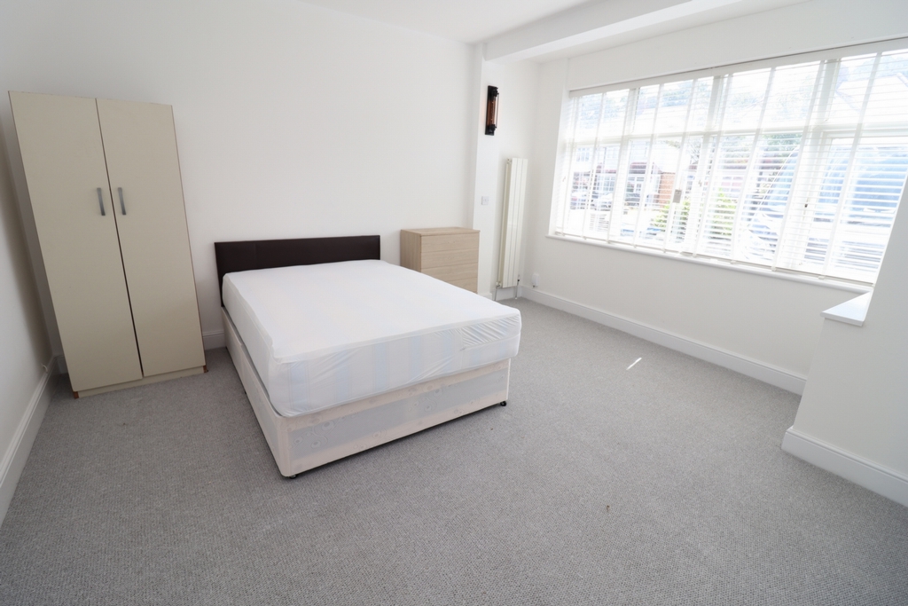 Similar Property: Double Room in Morden Similar Property: Double Room in Morden