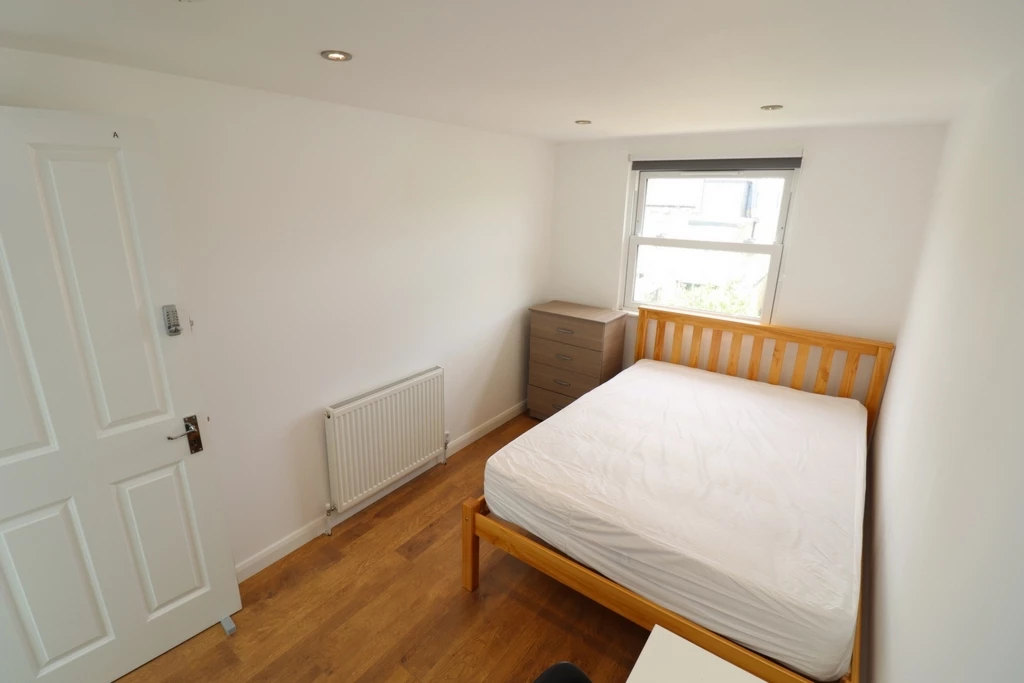 Property photo: Bollo Bridge Road, W3