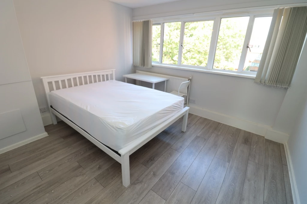 Similar Property: Double room - Single use in West Ealing