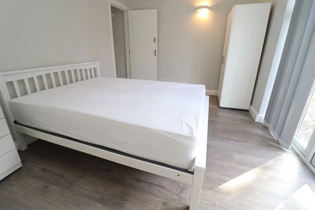 Similar Property: Double room - Single use in Greenford