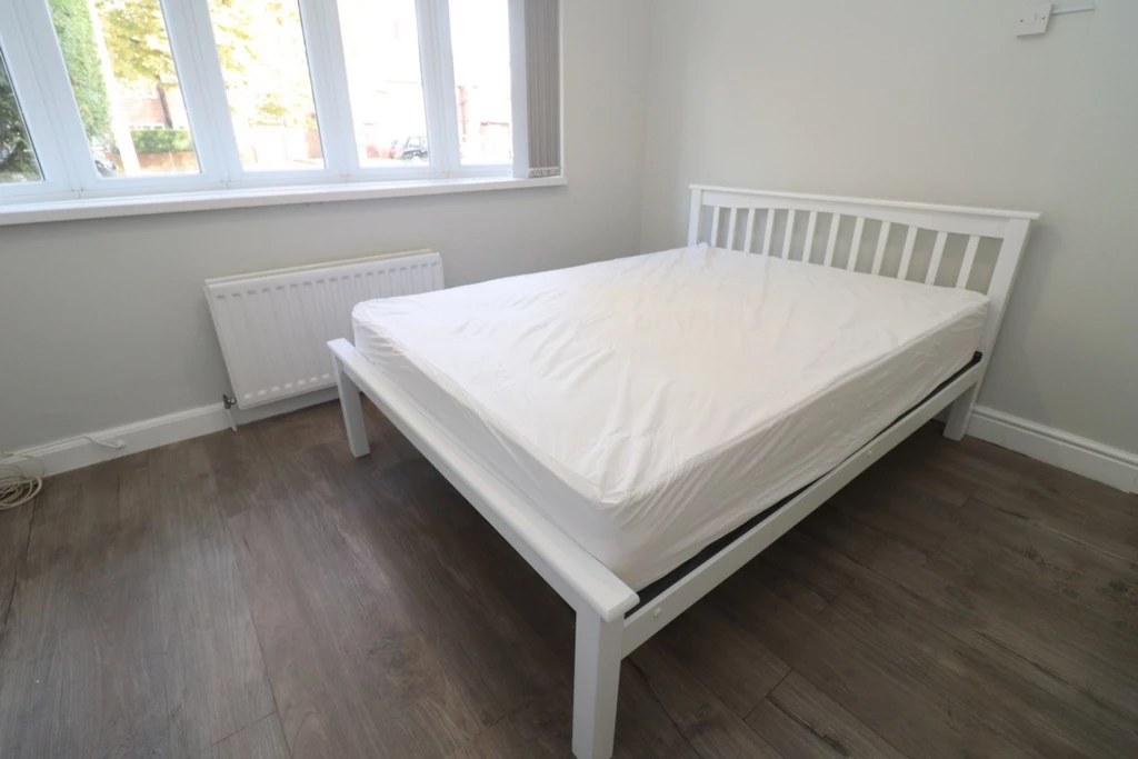 Similar Property: Double room - Single use in Greenford