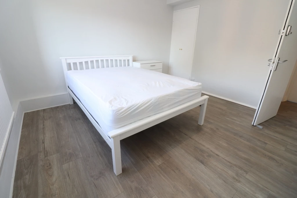 Similar Property: Double room - Single use in Acton Central