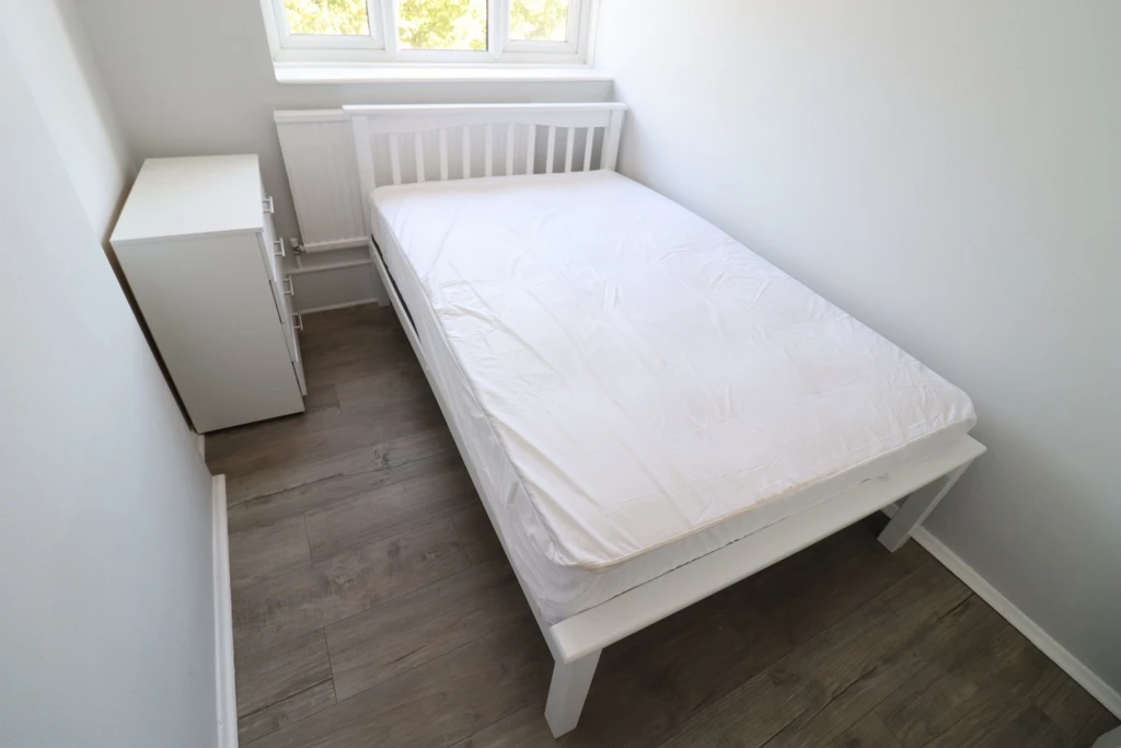 Similar Property: Double room - Single use in Acton Central