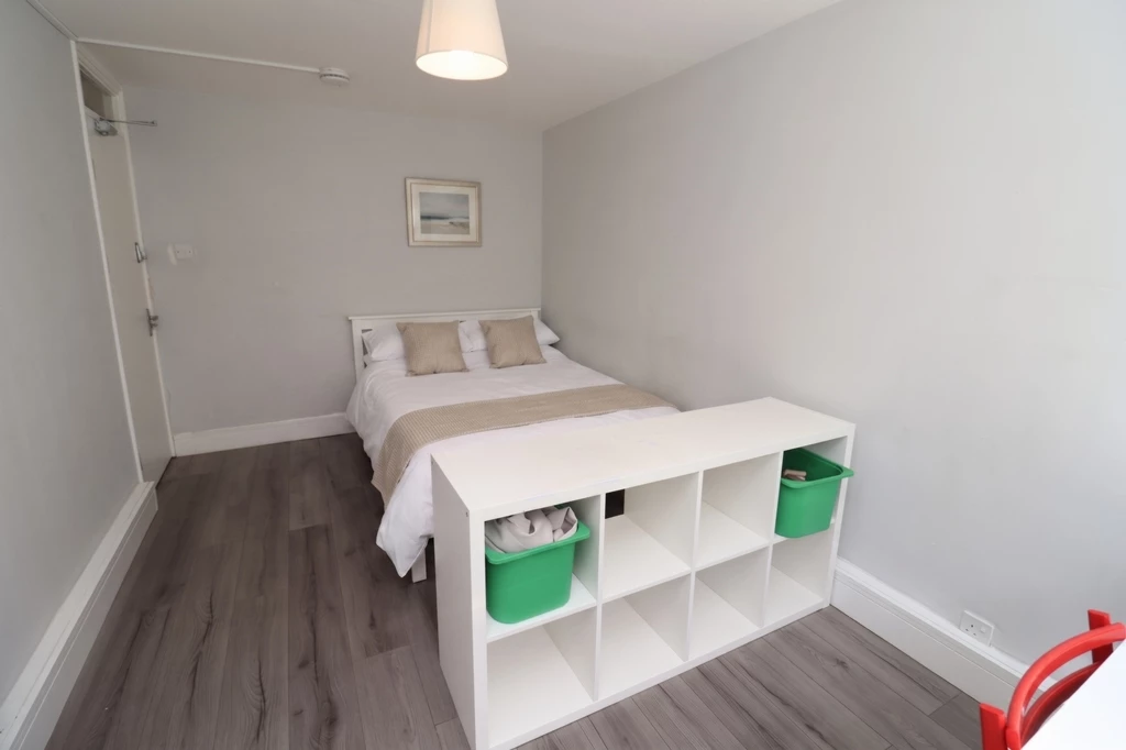 Similar Property: Double room - Single use in Acton Central