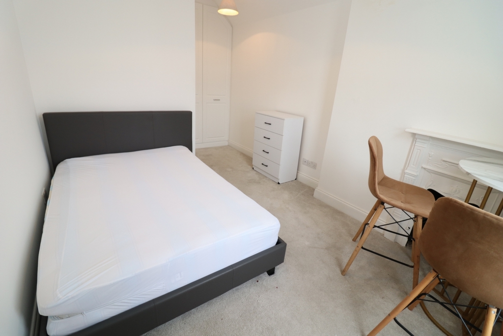Similar Property: Double room - Single use in Willesden Green Similar Property: Double room - Single use in Willesden Green