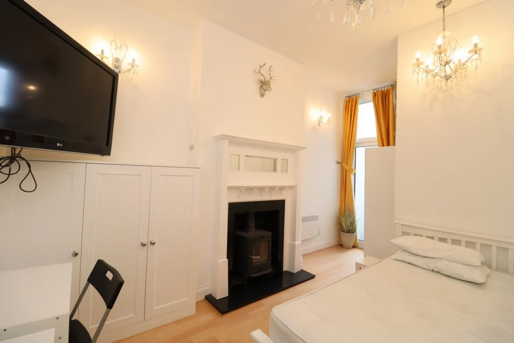 Similar Property: Double room - Single use in Willesden Green