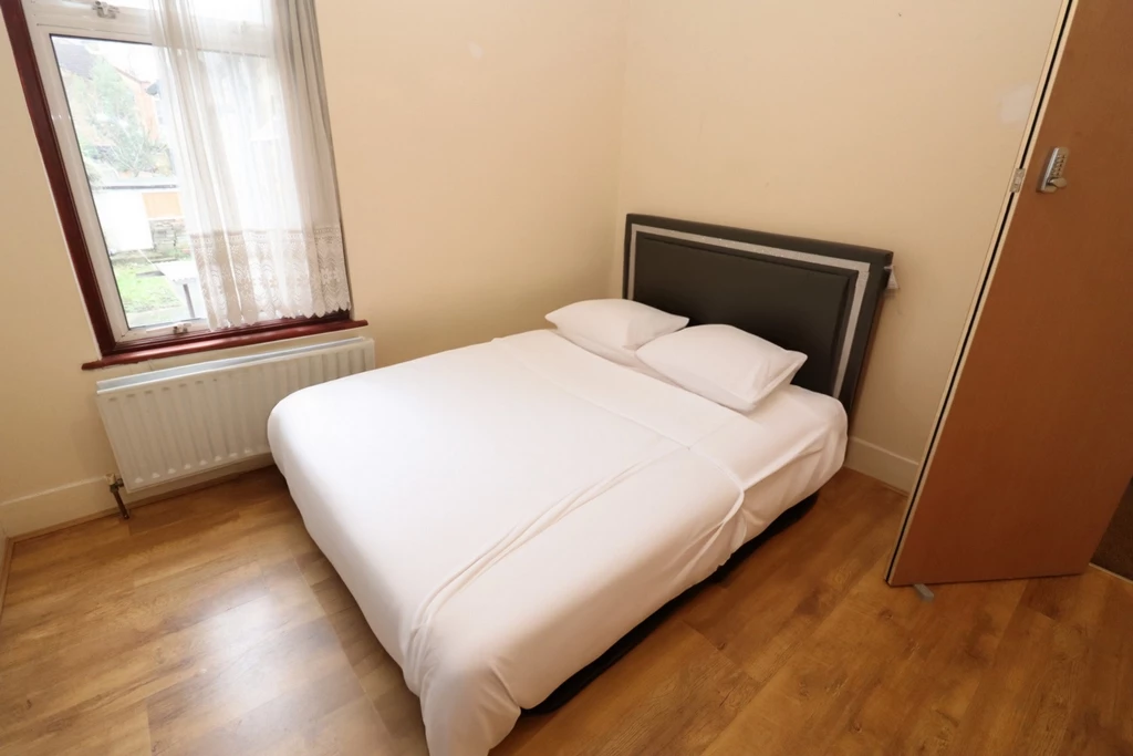Similar Property: Double room - Single use in Charlton