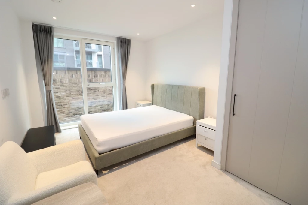 Similar Property: Ensuite Double Room in Southall