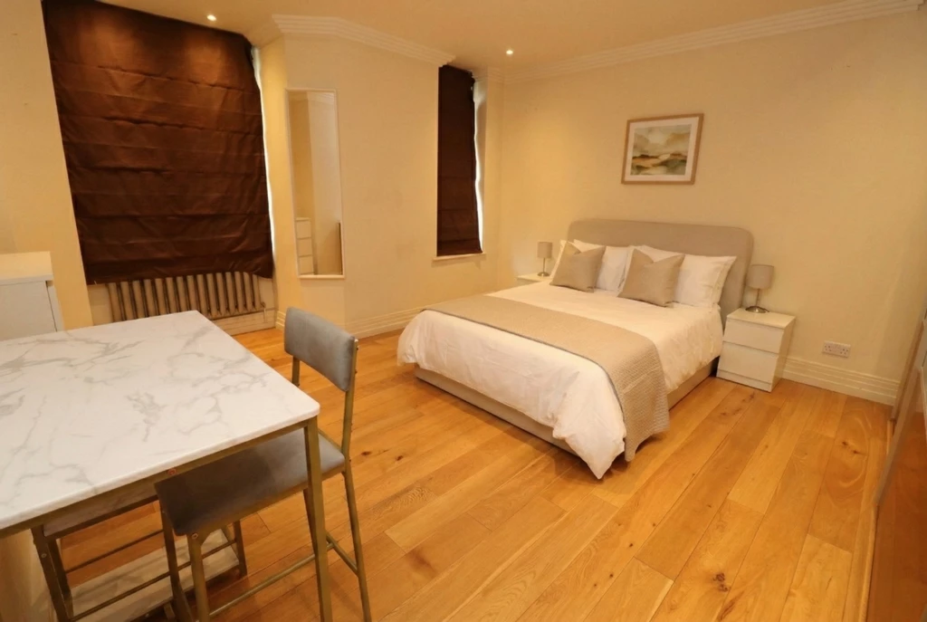 Similar Property: Double room - Single use in St. John's Wood