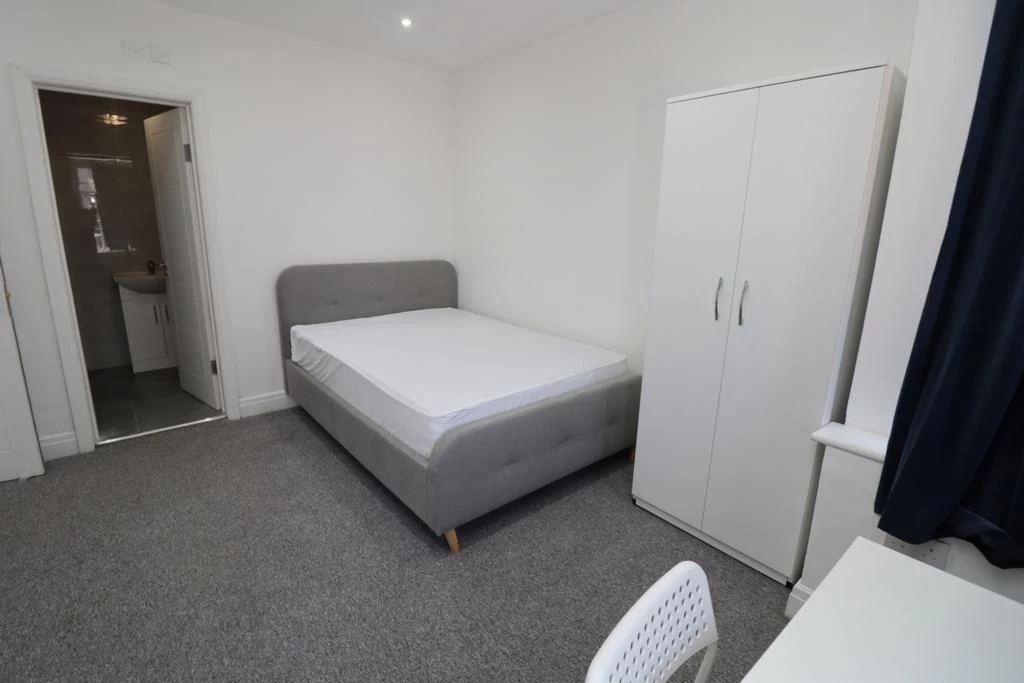 Similar Property: Ensuite Single Room in Perivale