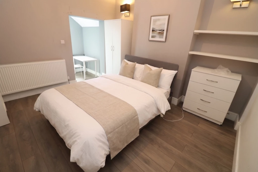 Similar Property: Double room - Single use in Acton Central