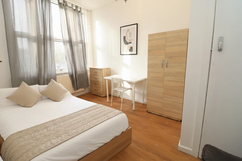 Similar Property: Double room - Single use in Brentford