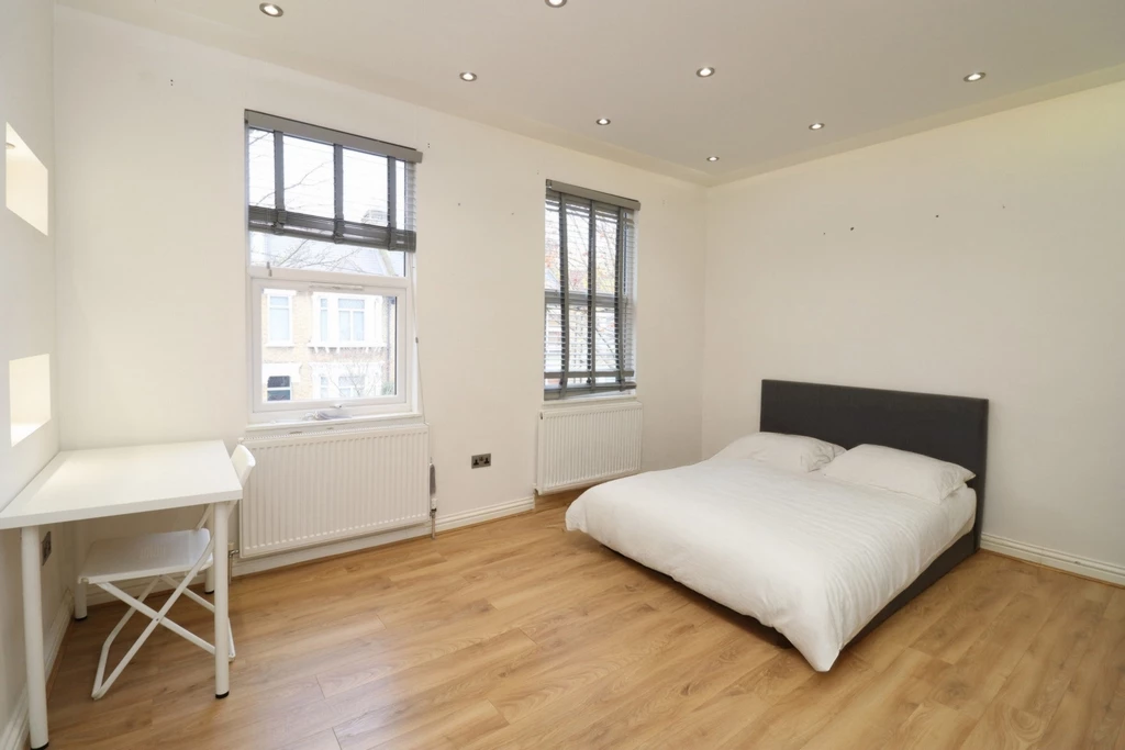 Similar Property: Double Room in Acton Town