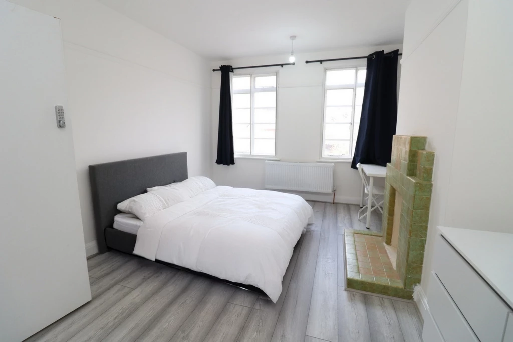 Similar Property: Double room - Single use in Ealing