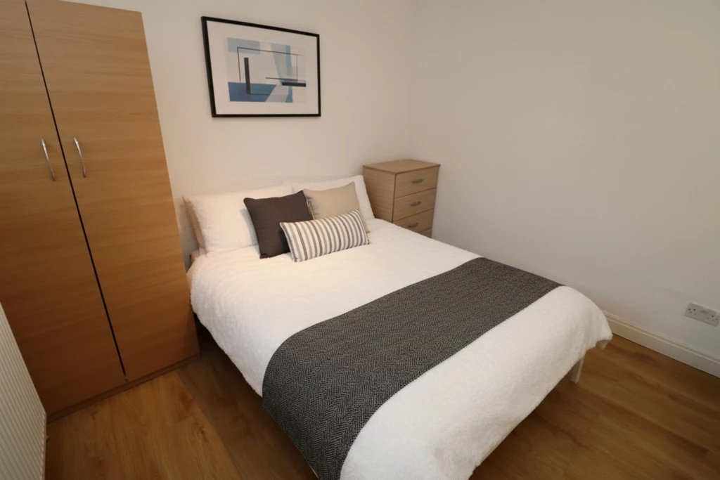Similar Property: Double room - Single use in St. James Street