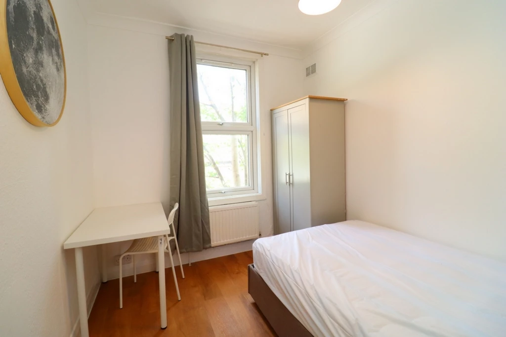 Similar Property: Double room - Single use in Hanwell