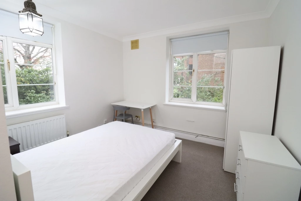 Similar Property: Double room - Single use in Ealing Broadway