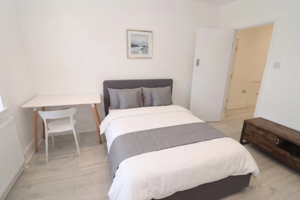 Similar Property: Double room - Single use in North Acton