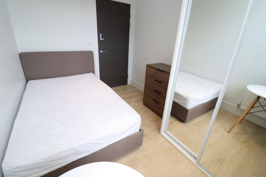 Similar Property: Double room - Single use in Wembley