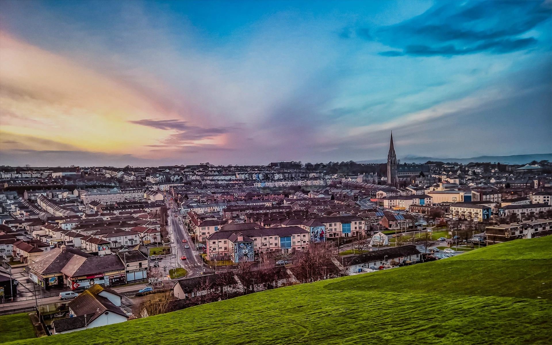 Find Your Perfect Home<br>with a Trusted<br>Estate Agent