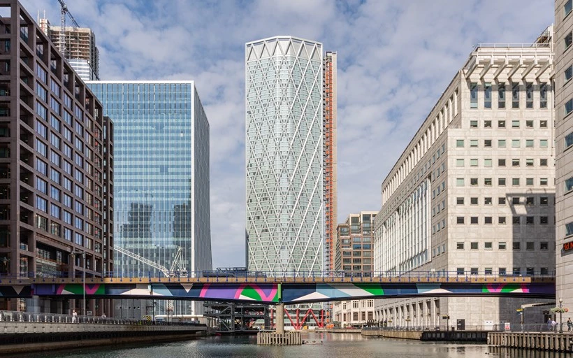 Dockside living in Canary Wharf E14