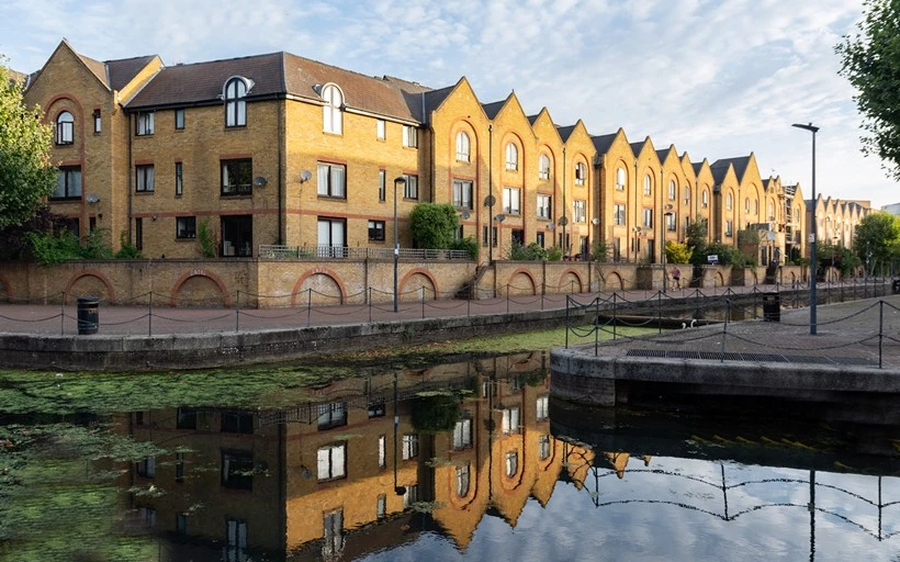 Dockside property in Wapping E1W