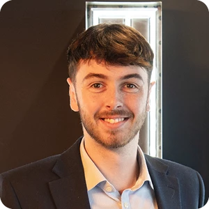 Oliver Crew – Sales Negotiator