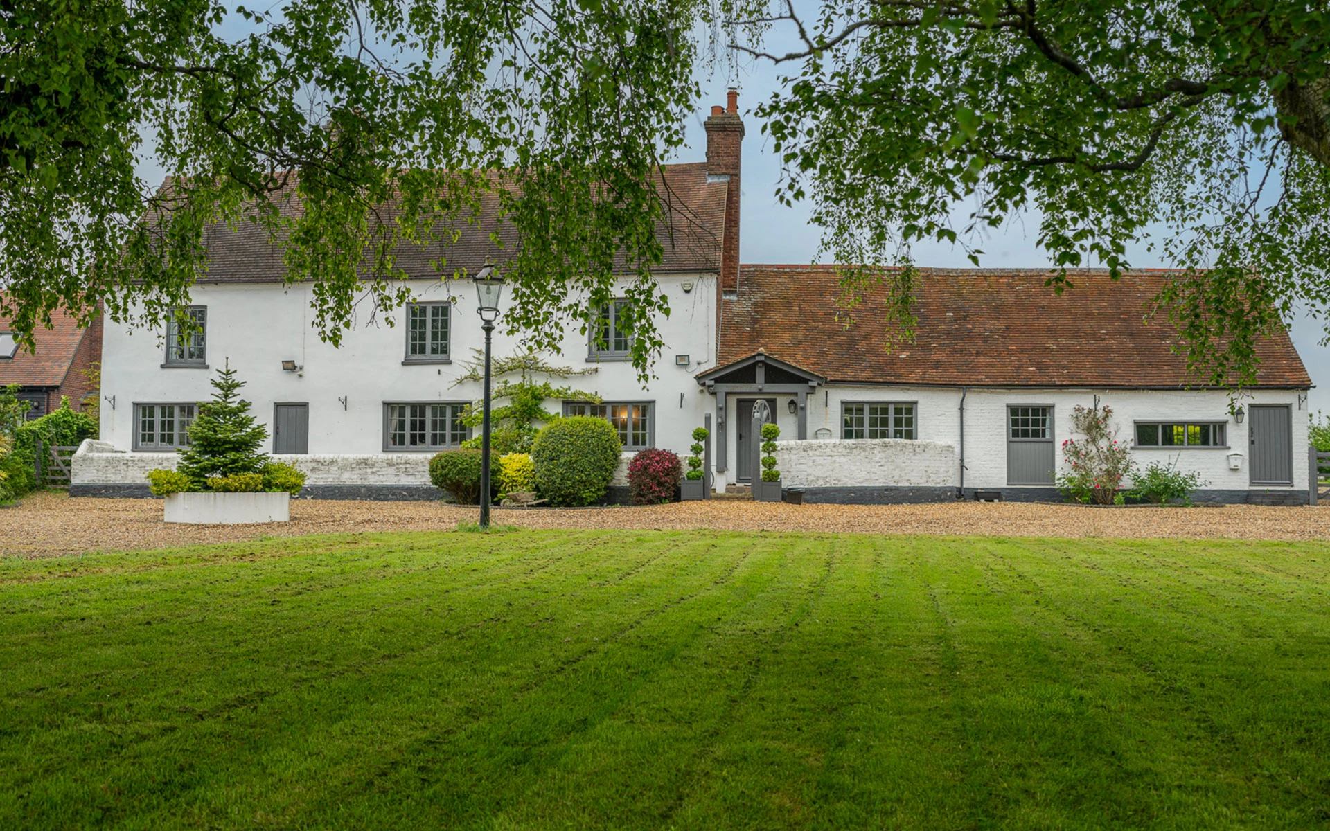 Find your perfect<br>place to live<br><span class='home-seperator'></span>