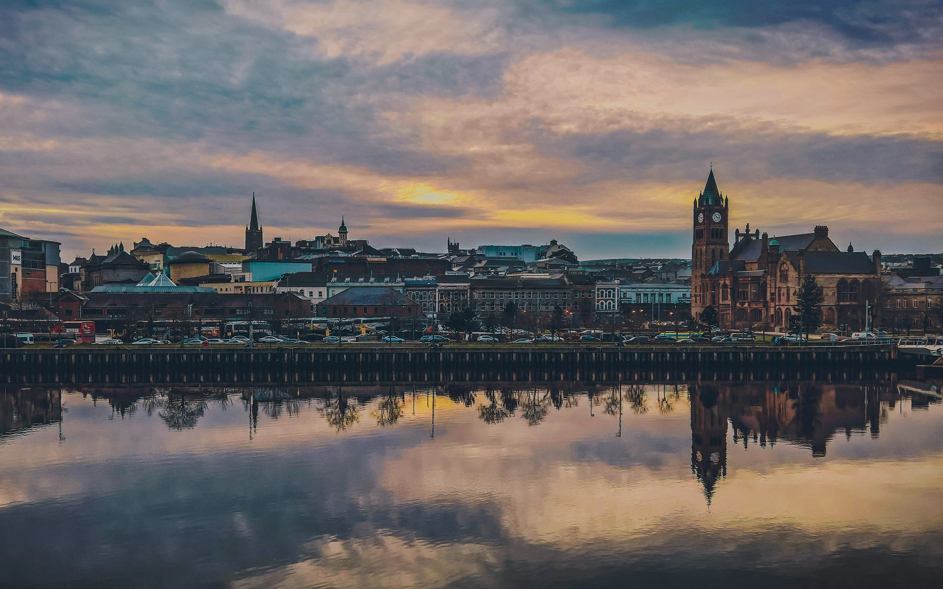 Find Your Perfect Home<br>with a Trusted<br>Estate Agent